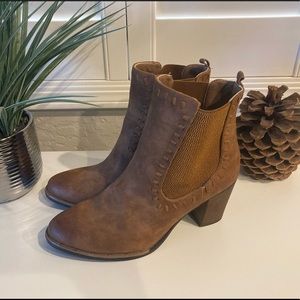 Women’s Size 11 Western Style Bootie. Tried on but never worn. 🌸